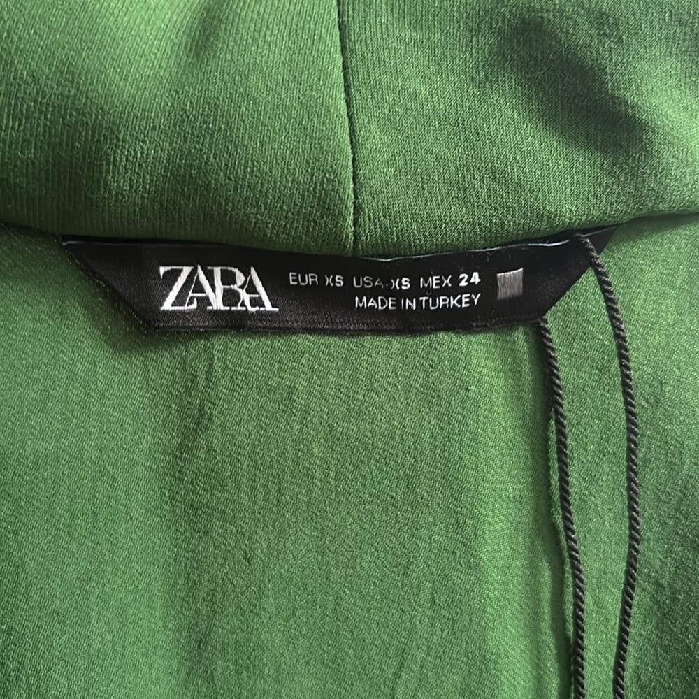 Green blouse - Picture 2 of 2